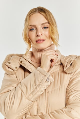 Płaszcz damski z odpinanym kapturem