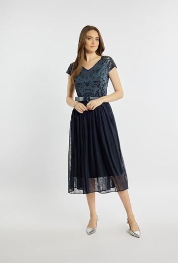 Sukienki midi z koronką