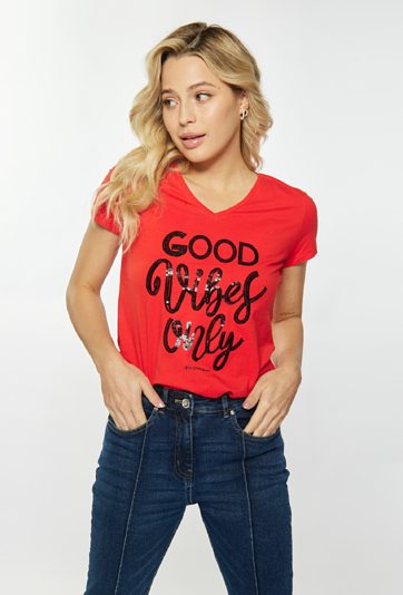 T-shirt z cekinowym napisem