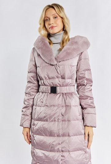 Pikowany płaszcz z paskiem