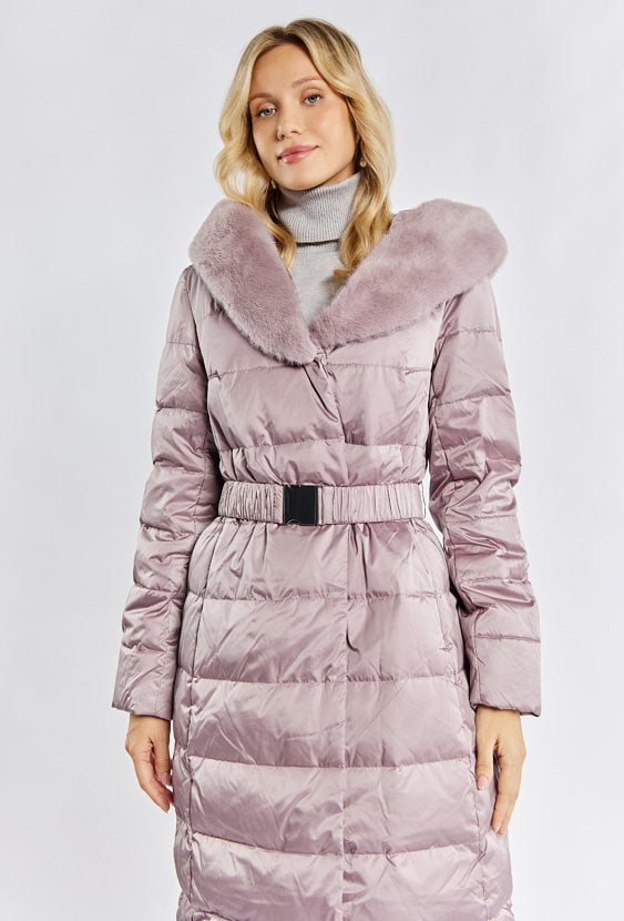 Pikowany płaszcz z paskiem