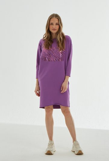 Sukienka z cekinową aplikacją