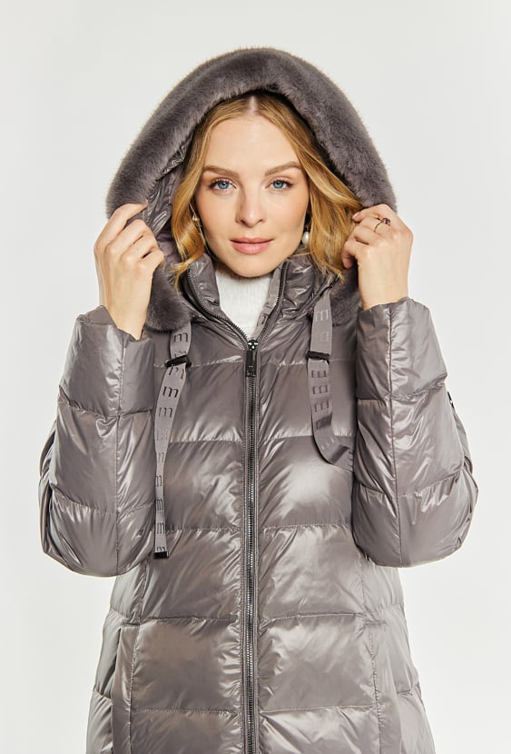 Pikowany płaszcz damski