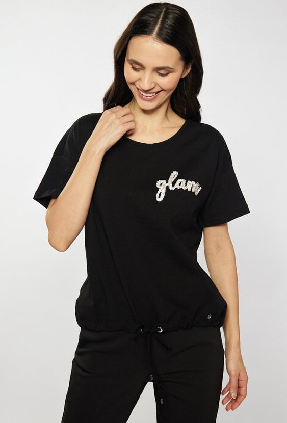 T-shirt damski z biżuteryjną aplikacją
