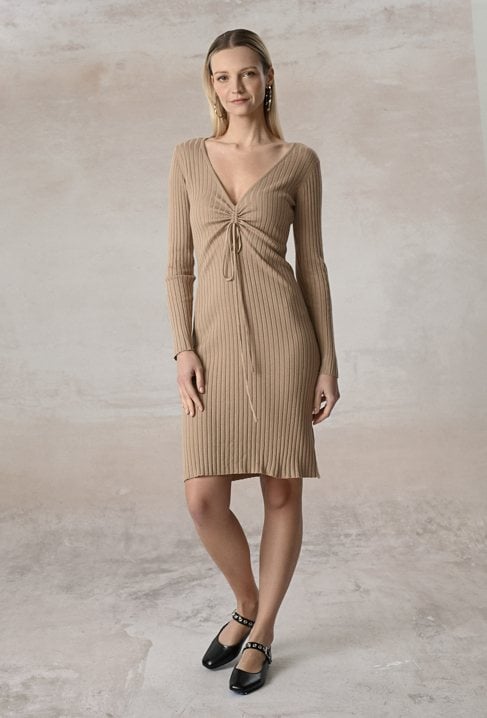 Wiskozowa dopasowana sukienka