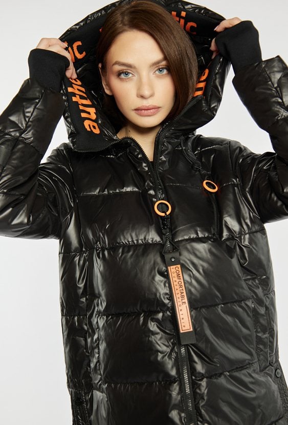 Płaszcz damski za kolano