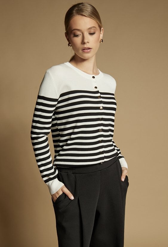 Sweter w paski z wiskozą