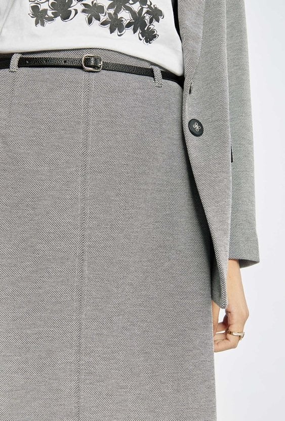 Elegancka spódnica z paskiem