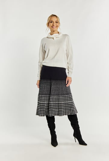 Sweter damski z luźnym golfem