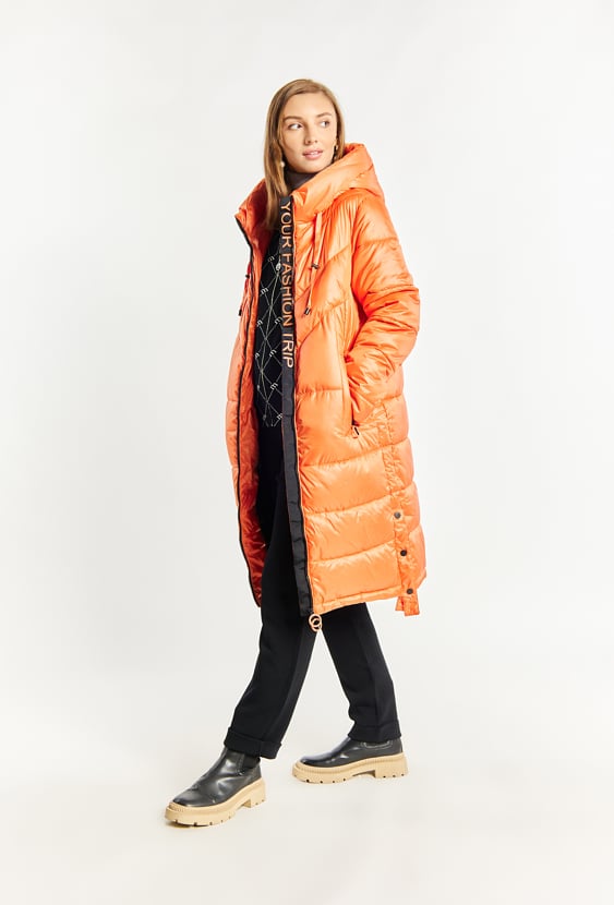 Pikowany płaszcz damski