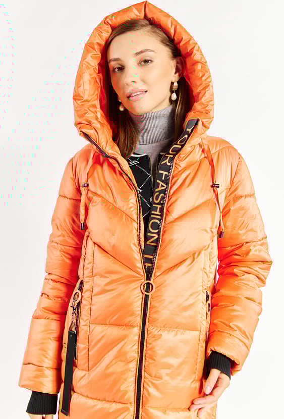 Pikowany płaszcz damski