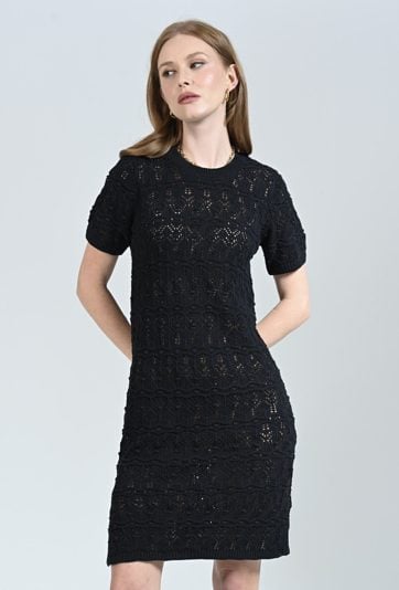 Czarna ażurowa sukienka