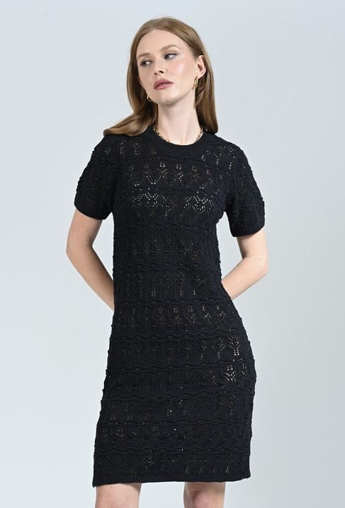 Czarna ażurowa sukienka