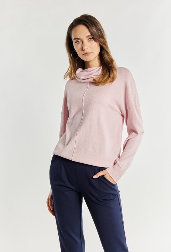 Sweter damski z luźnym golfem