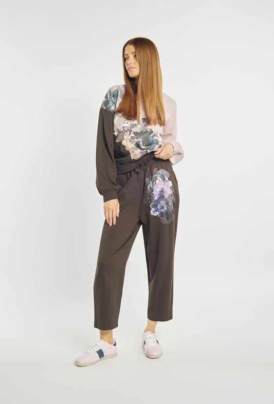 Spodnie dresowe ze zdobieniem