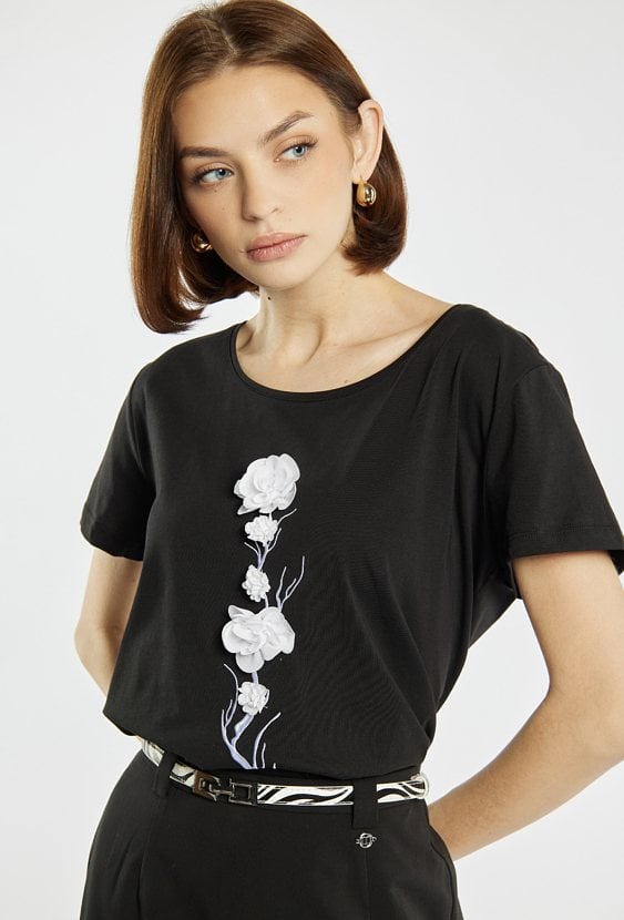 T-shirt z kwiatowym wzorem