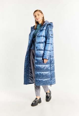 Pikowany płaszcz z kapturem