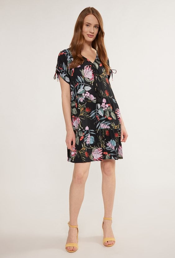 Wzorzysta sukienka mini