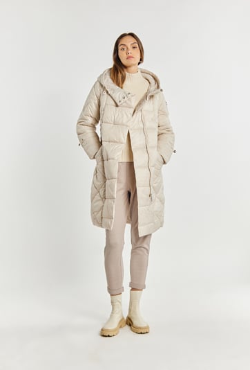 Pikowany płaszcz damski