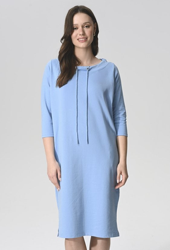 Bawełniana sukienka w błękitnym kolorze