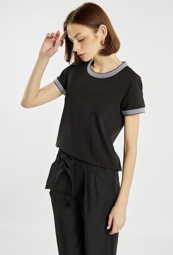 T-shirt damski z bawełną