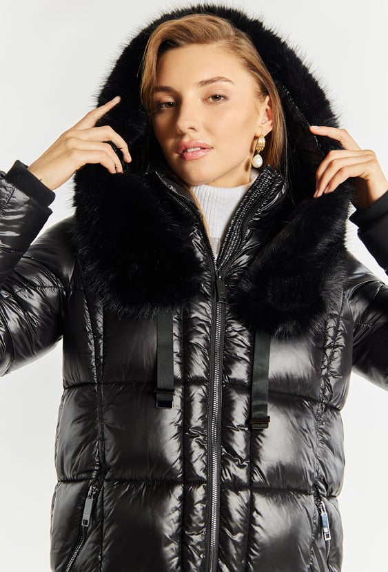 Płaszcz damski z kapturem