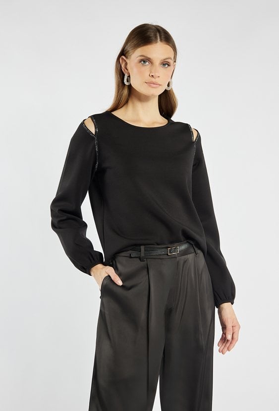 Bluza z delikatną błyszczącą lamówką