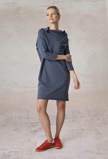 Bawełniana sukienka o prostym fasonie