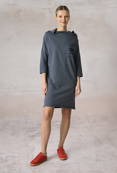 Bawełniana sukienka o prostym fasonie