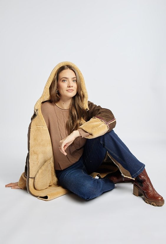 Płaszcz damski z kapturem