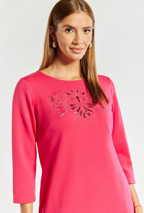 Elegancka sukienka z koralikami