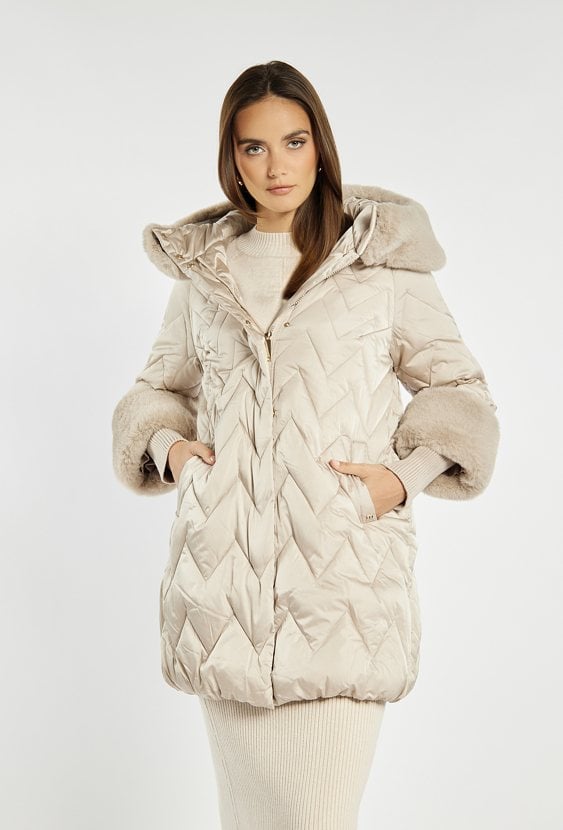 Pikowany płaszcz damski