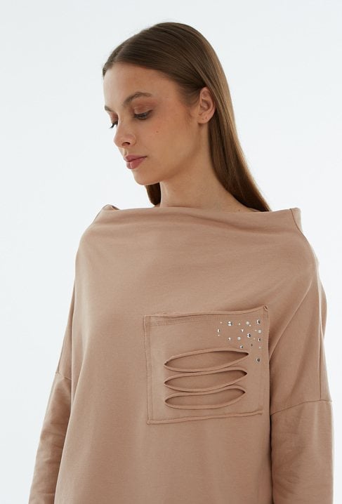 Beżowa bluza z imitacją kieszeni