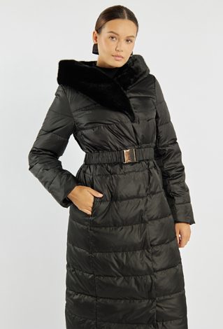 Długi, puchowy płaszcz