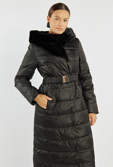 Długi, puchowy płaszcz