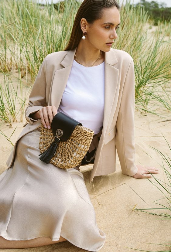 Elegancka satynowa spódnica