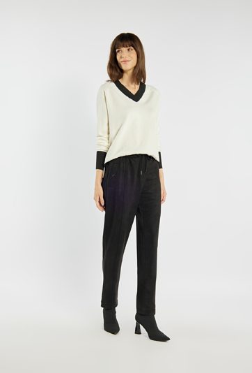 Spodnie z imitacji zamszu