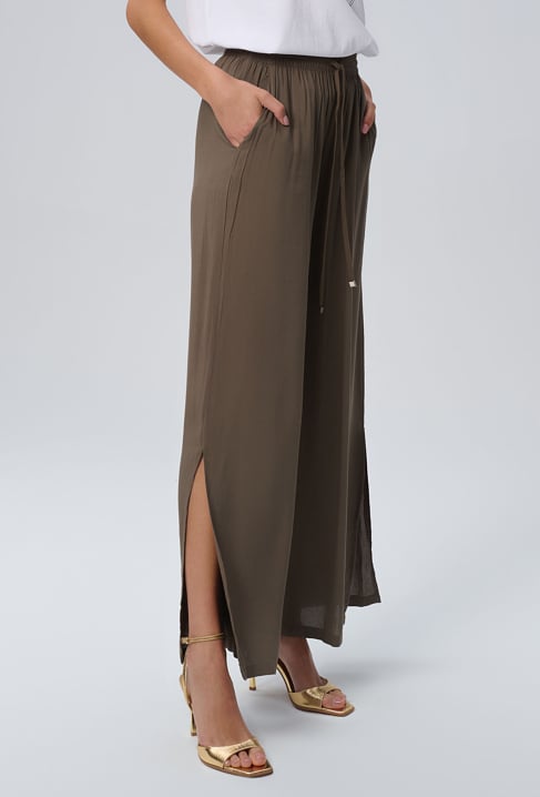 Wiskozowe spodnie z rozcięciami