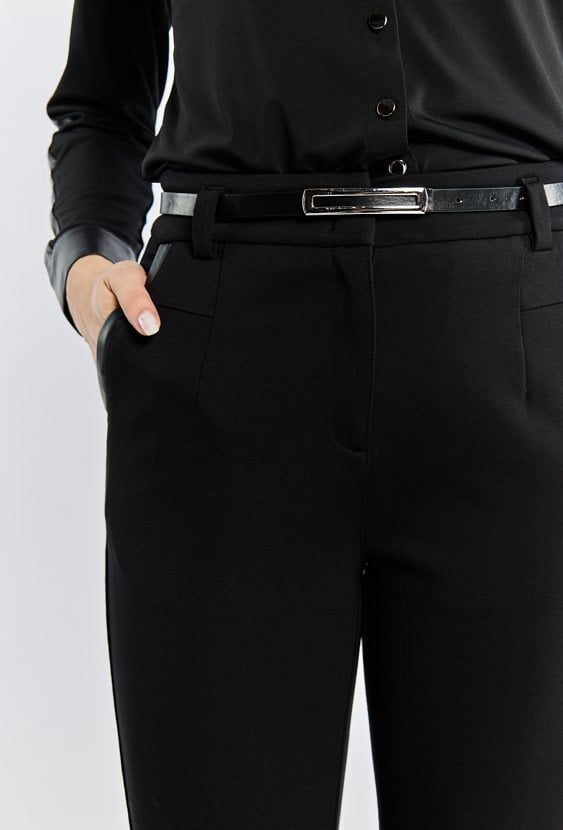 Klasyczne spodnie z paskiem