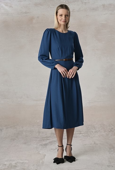 Klasyczna niebieska sukienka z wiskozy