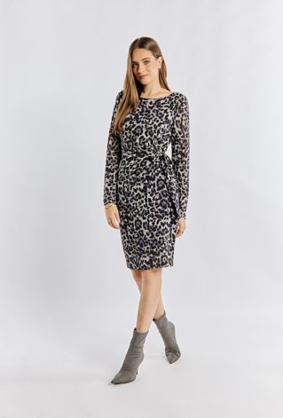 Sukienka z wzorem w panterę