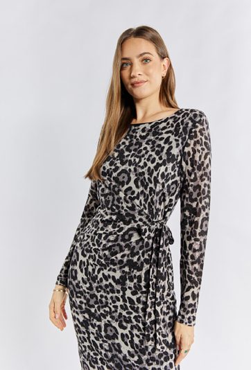 Sukienka z wzorem w panterę