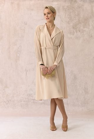 Sukienka z wiązaniem w pasie