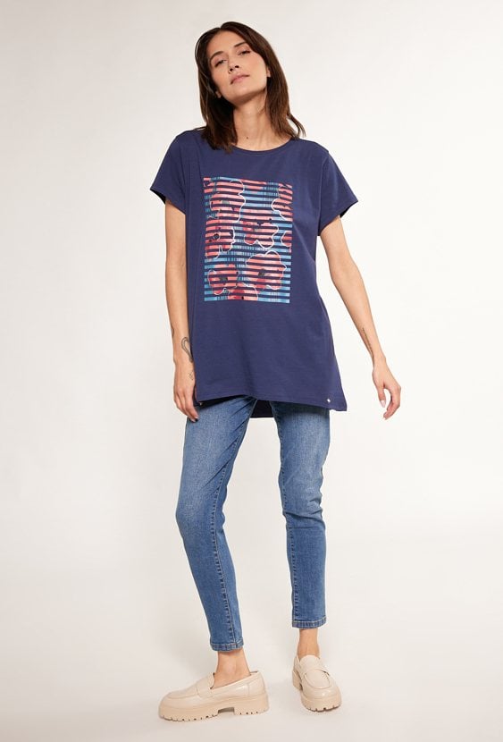 T-shirt damski z dłuższym tyłem