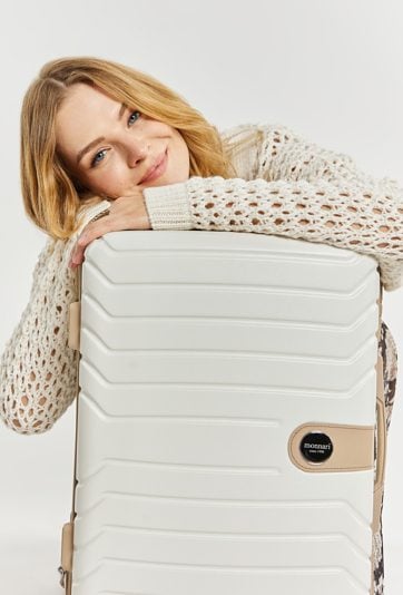 Walizka kabinowa z logo marki Monnari