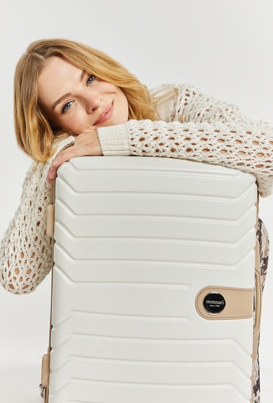 Walizka kabinowa z logo marki Monnari