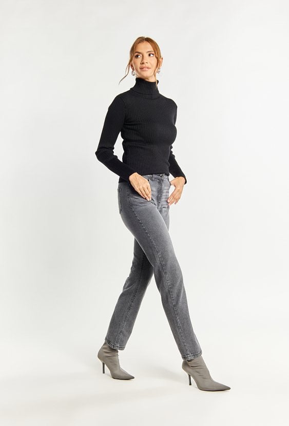 Damskie jeansy z szerokimi nogawkami