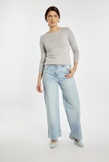 Klasyczny sweter damski