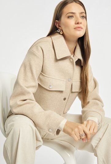 Krótka kurtka na wiosnę