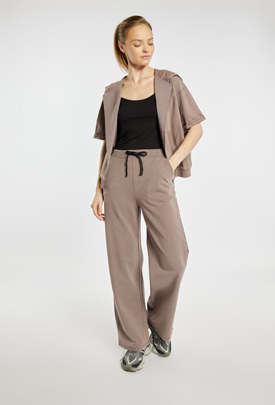 Sportowa kamizelka z kapturem